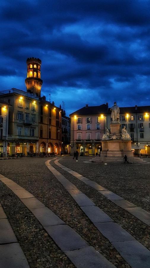 La Terrazza Vercelli Bed & Charme エクステリア 写真