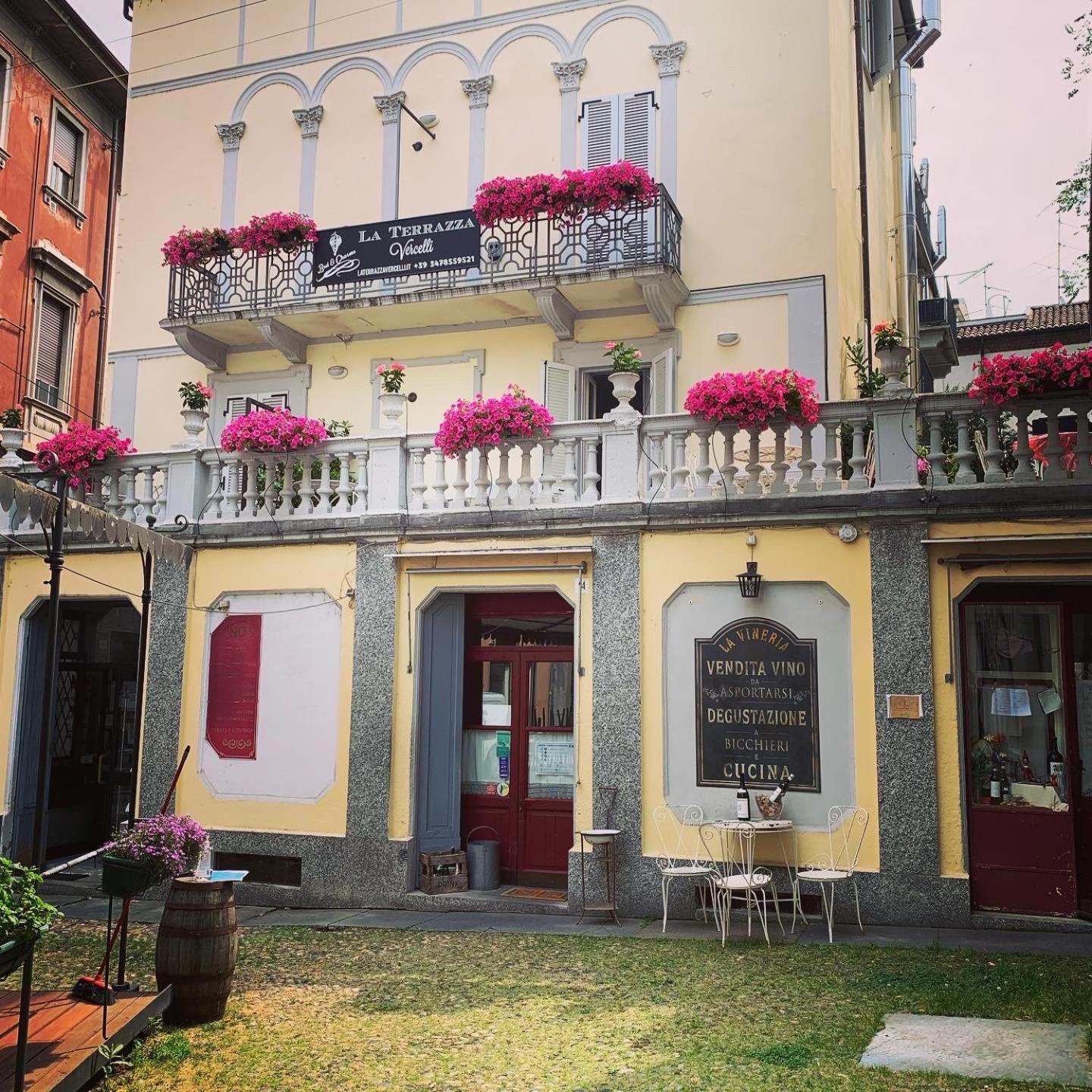 La Terrazza Vercelli Bed & Charme エクステリア 写真