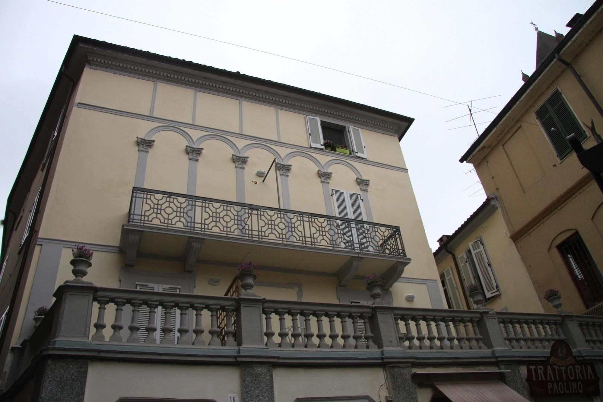 La Terrazza Vercelli Bed & Charme エクステリア 写真